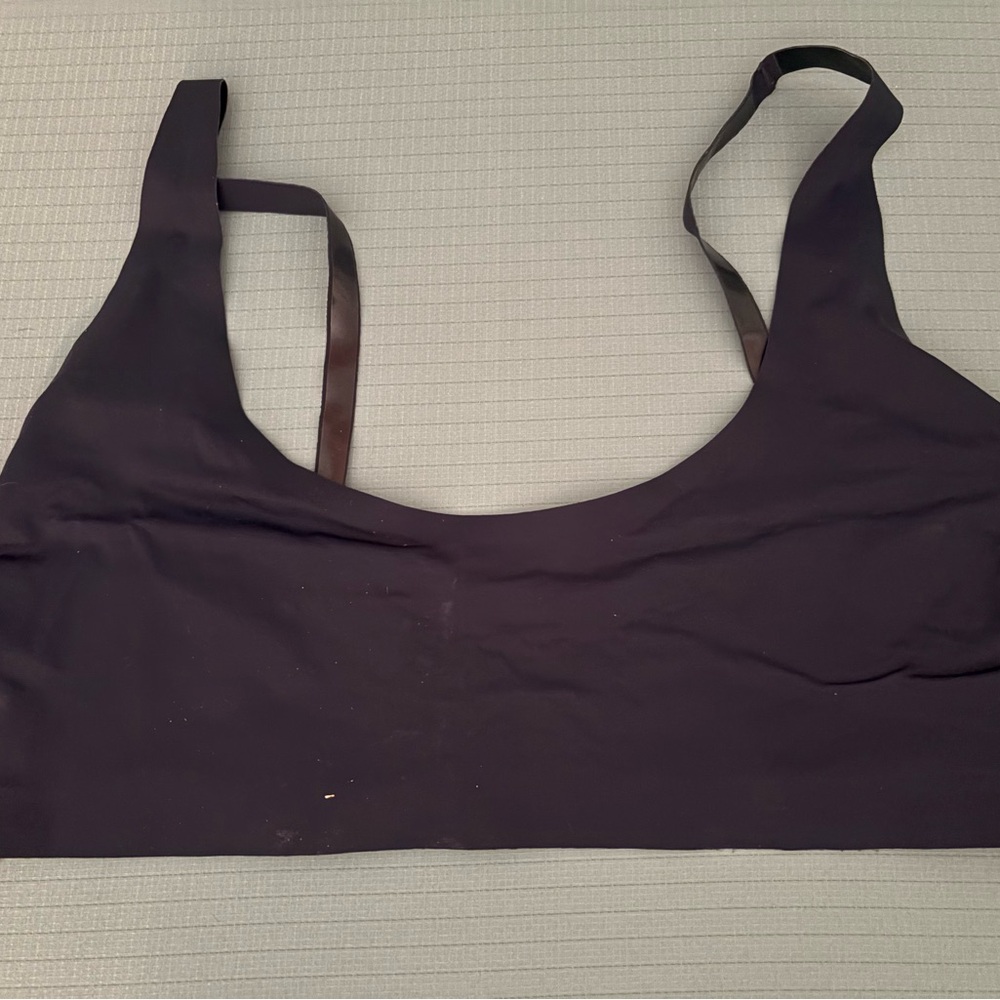Underoutfit seamless bralette